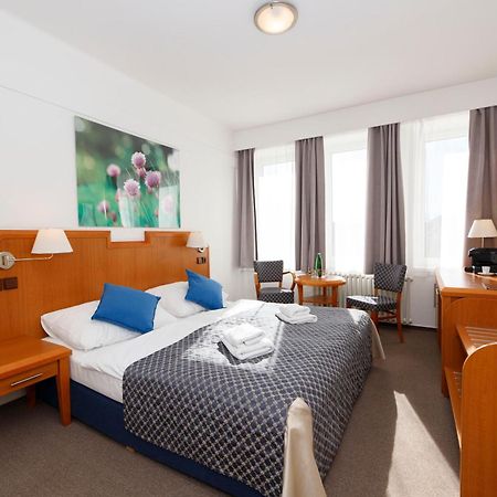 Lh Hotel Medinek Old Town Кутна-Гора Экстерьер фото