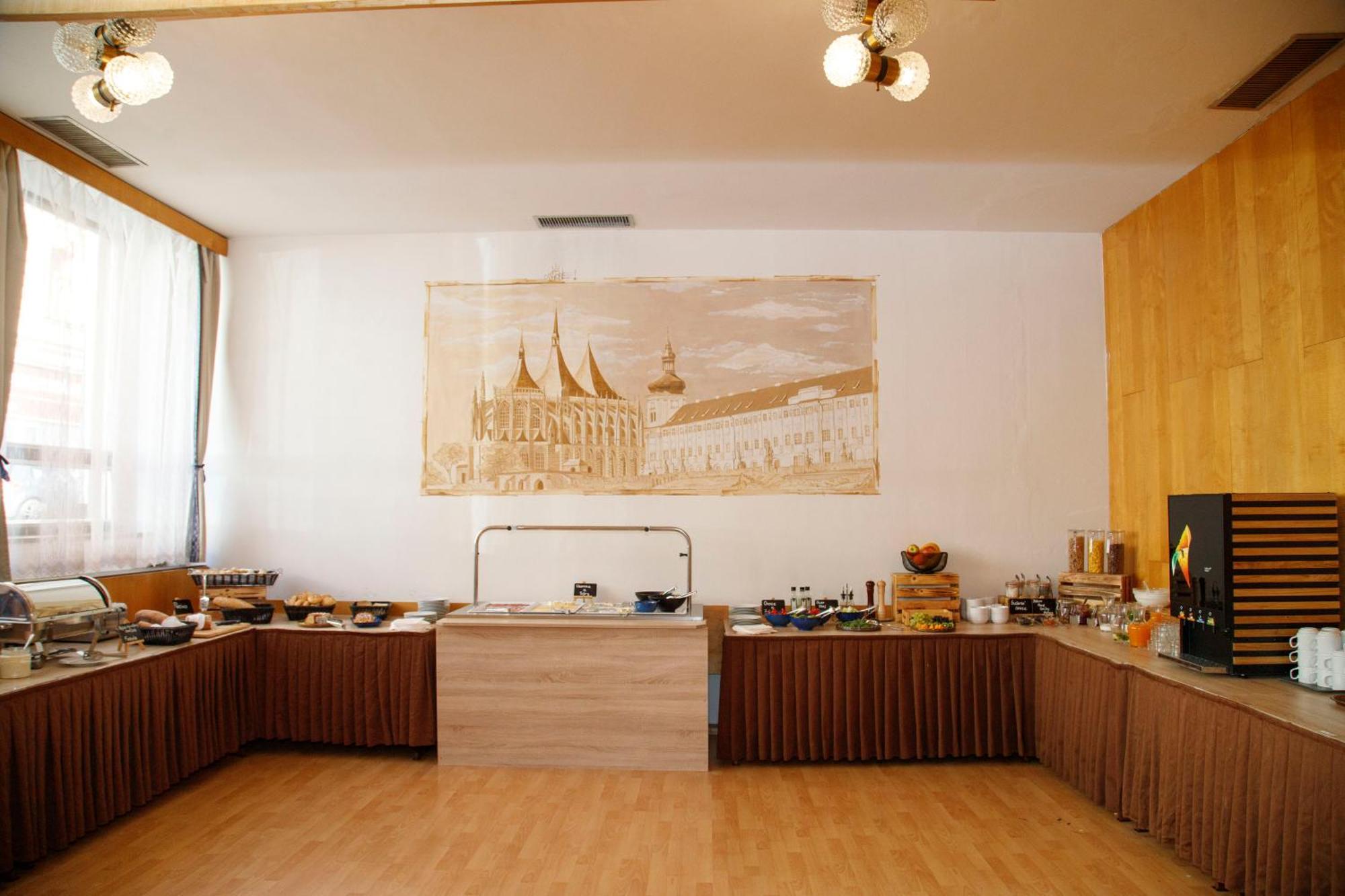 Lh Hotel Medinek Old Town Кутна-Гора Экстерьер фото