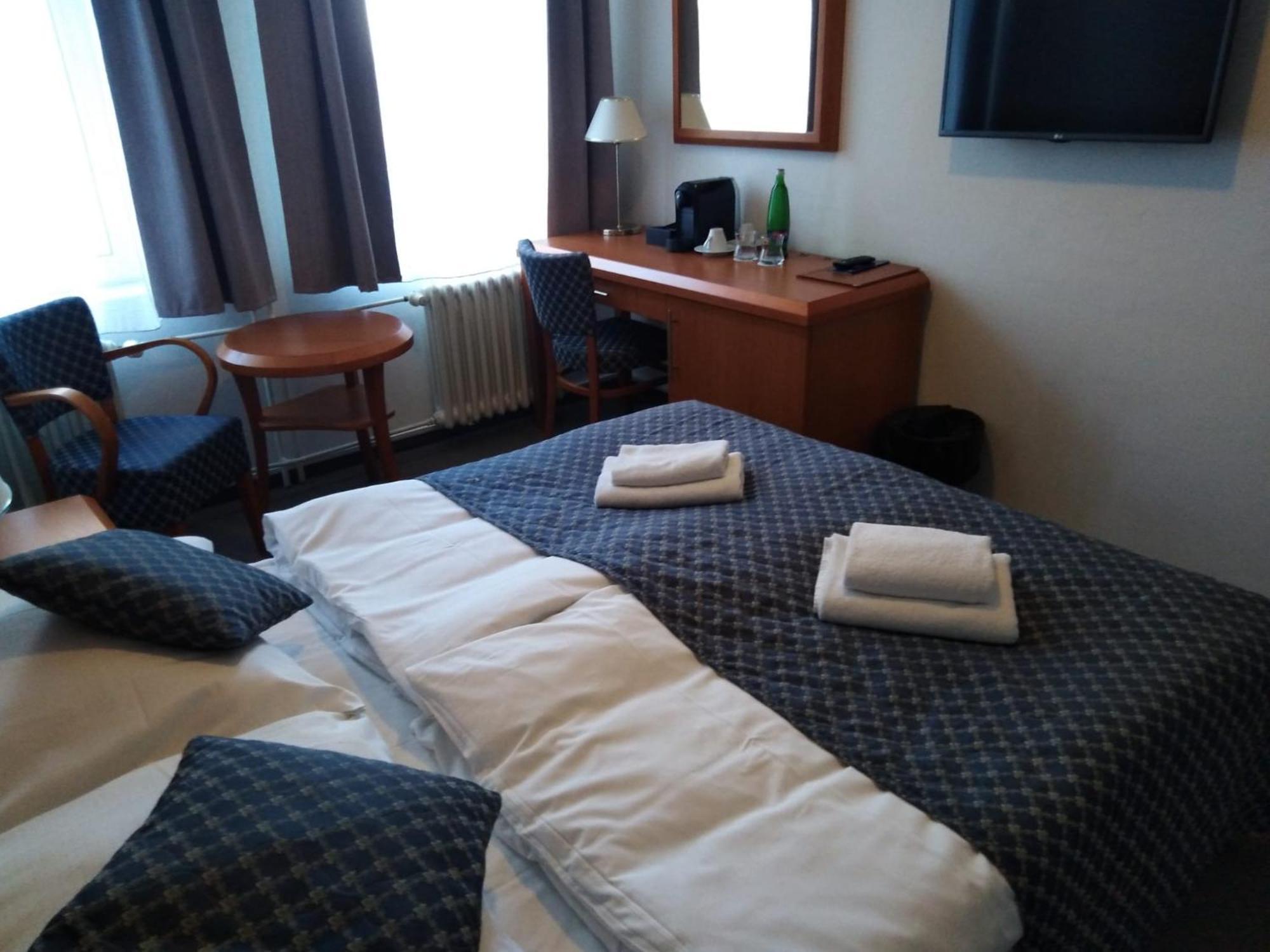 Lh Hotel Medinek Old Town Кутна-Гора Экстерьер фото