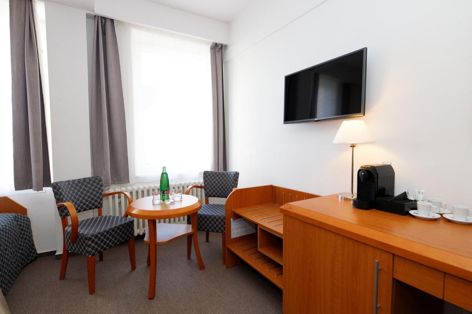 Lh Hotel Medinek Old Town Кутна-Гора Экстерьер фото