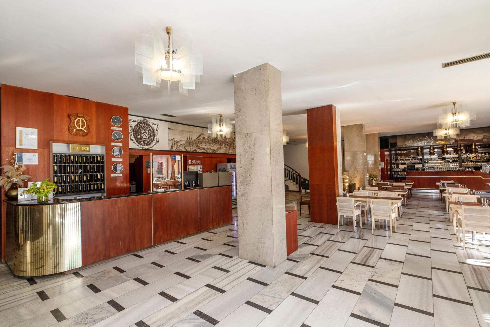 Lh Hotel Medinek Old Town Кутна-Гора Экстерьер фото