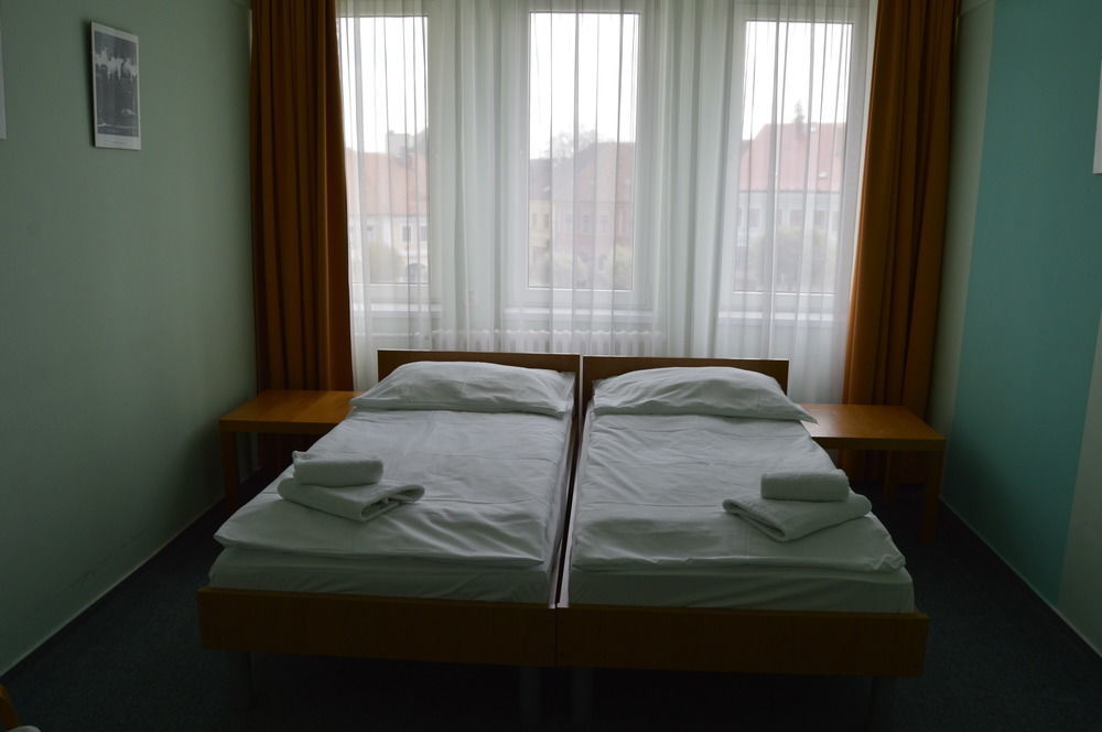 Lh Hotel Medinek Old Town Кутна-Гора Экстерьер фото