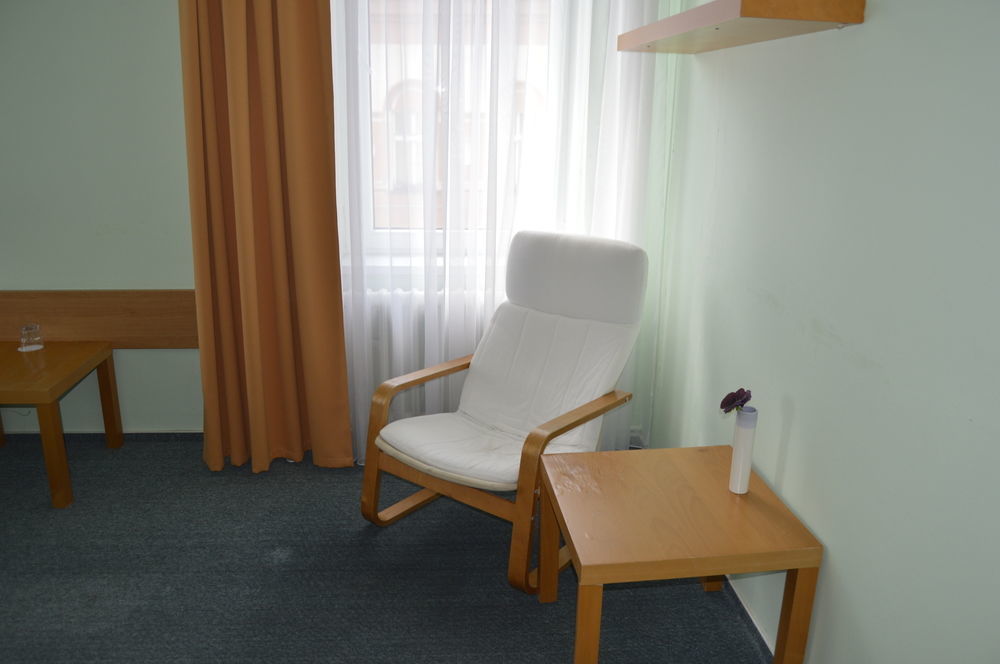 Lh Hotel Medinek Old Town Кутна-Гора Экстерьер фото