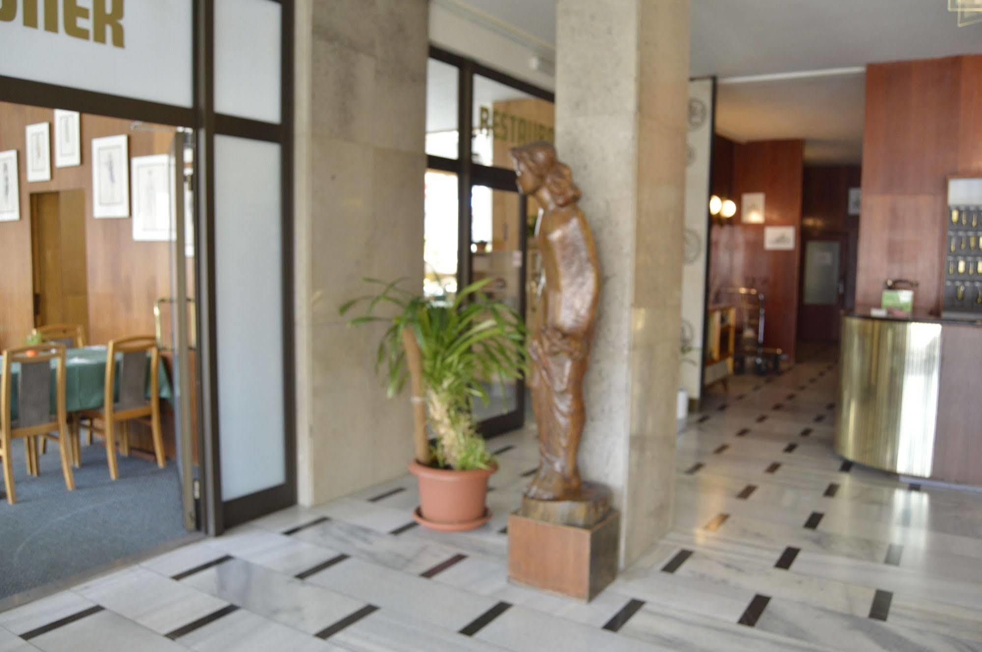 Lh Hotel Medinek Old Town Кутна-Гора Экстерьер фото