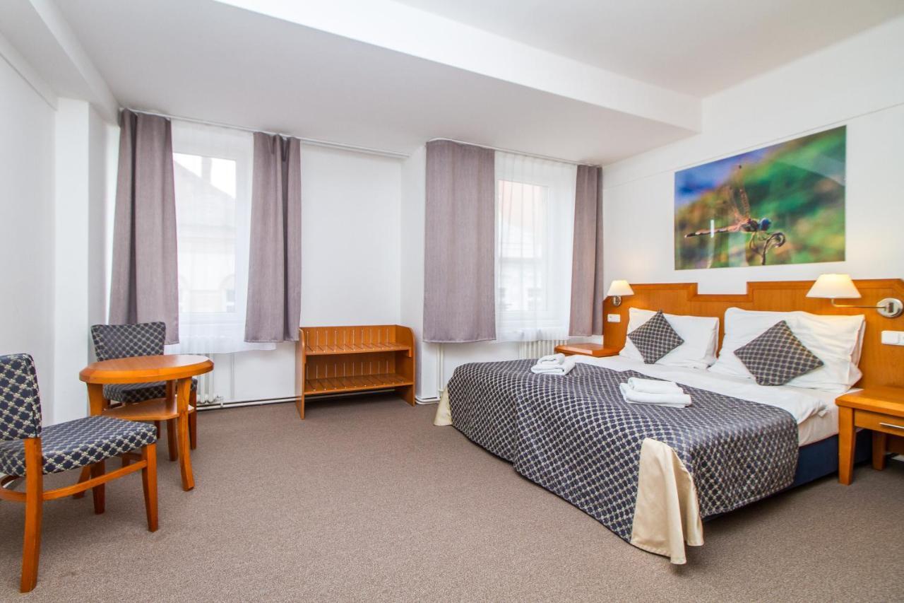 Lh Hotel Medinek Old Town Кутна-Гора Экстерьер фото