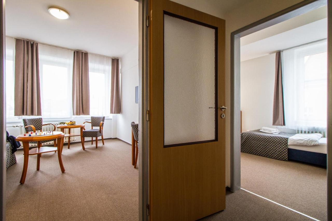 Lh Hotel Medinek Old Town Кутна-Гора Экстерьер фото