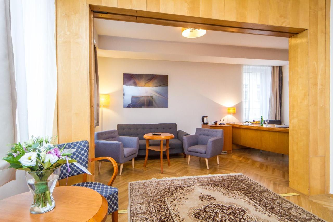 Lh Hotel Medinek Old Town Кутна-Гора Экстерьер фото