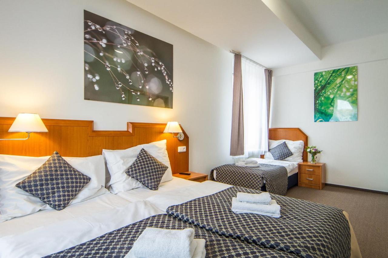 Lh Hotel Medinek Old Town Кутна-Гора Экстерьер фото