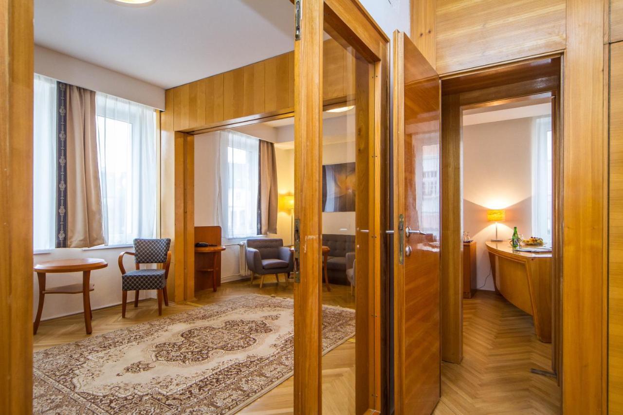 Lh Hotel Medinek Old Town Кутна-Гора Экстерьер фото